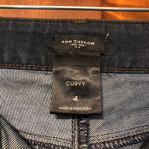 *3/$15* Ann Taylor Curvy Blackish/Blue Jeans 4 - Picture 3 of 3